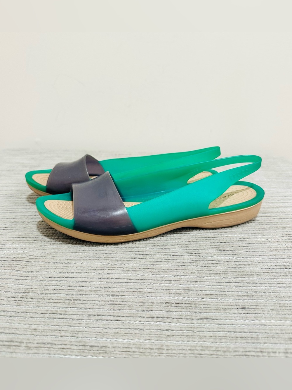 Crocs Womens Slip On Flat Green/Black Shoes Size 9